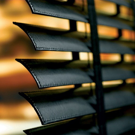 Кожаные горизонтальные жалюзи Luxury